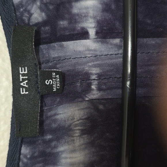 Fate Women’s Marble Tie Dye Boxy Long Sleeve Top Blue White Size Small - Picture 2 of 8